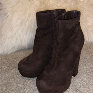 Heeled Brown Booties w Zipper